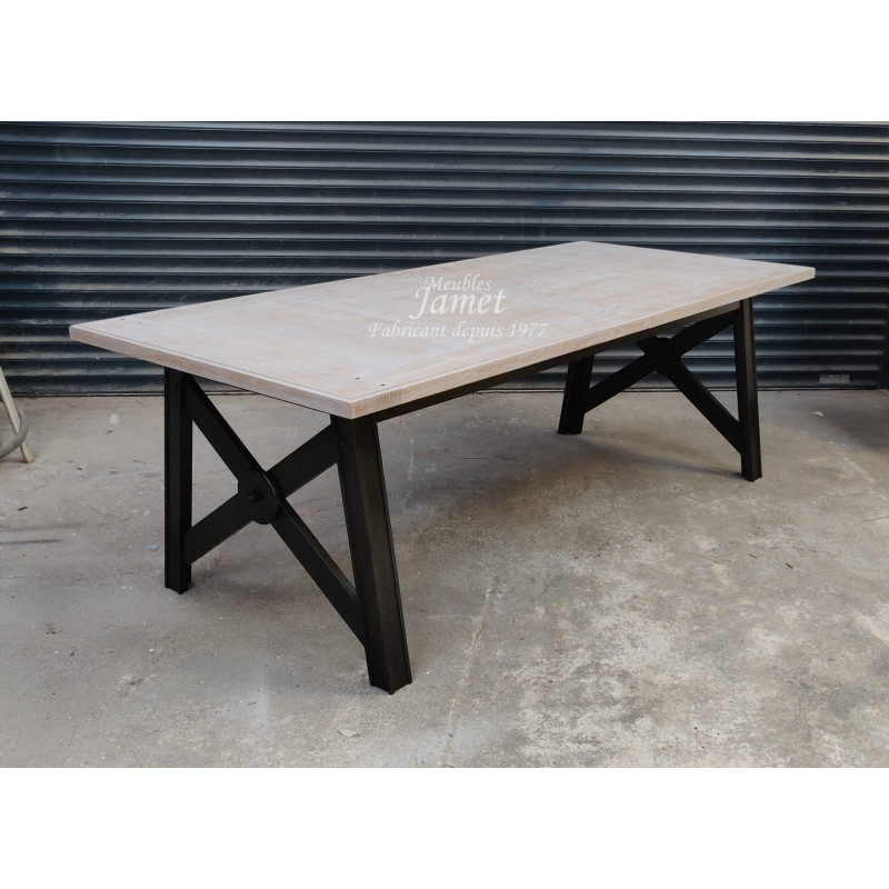 Table contemporaine 100 % chêne massif