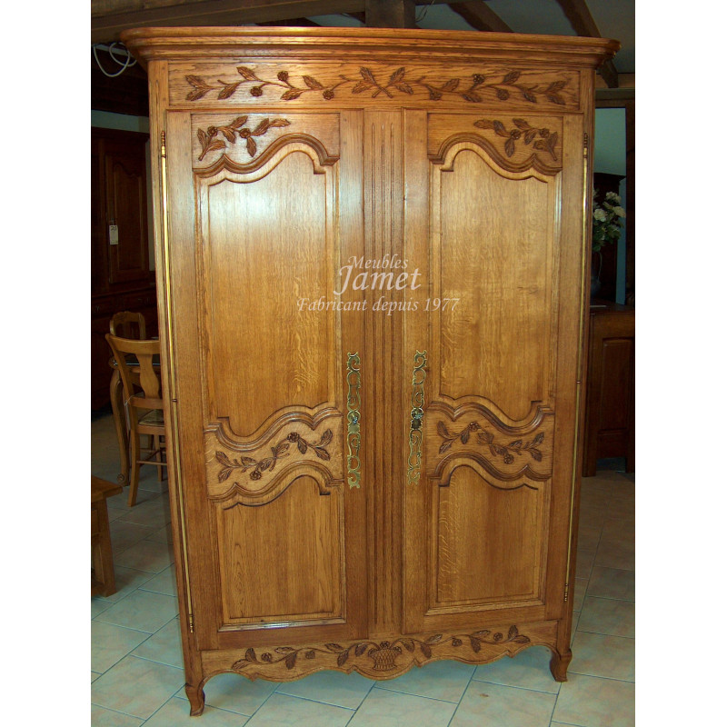 Armoire Sculptée 100 % Chêne Massif