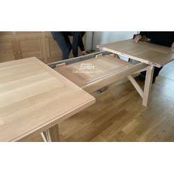 Table de repas style contemporain en chêne 2 allonges